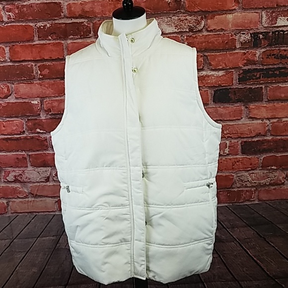 Daisy Fuentes Jackets & Blazers - Daisy Fuentes White puffer vest